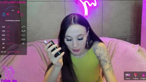 Snapshot of honeybuns_lizzy chatting on April 2026 06:10:01 PM Lizzy online show from April 2026 06:10:01 PM