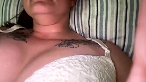 Snapshot of honeygirlox chatting on September 2025 06:33:01 PM honeygirlox online show from September 2025 06:33:01 PM