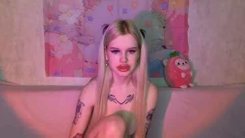 Lisa online show from November 2025 01:37:02 AM