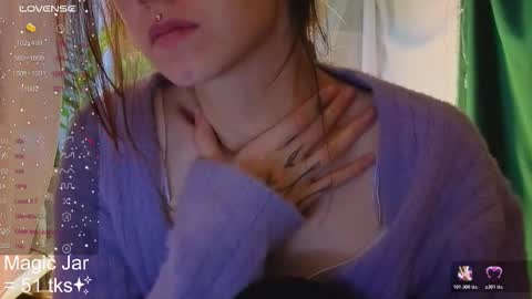 Snapshot of honeylem0n chatting on October 2025 04:02:01 AM Molly online show from October 2025 04:02:01 AM