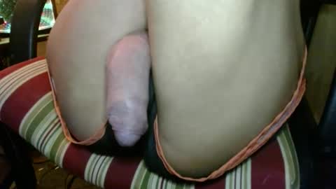 Snapshot of honeysuckle12791 chatting on November 2025 04:12:01 AM Honeysuckle online show from November 2025 04:12:01 AM