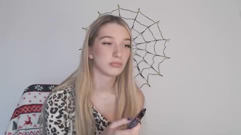 Snapshot of honeyveil chatting on October 2025 01:34:02 PM honeyveil online show from October 2025 01:34:02 PM