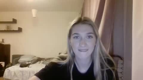 Snapshot of honeyveil chatting on November 2025 07:02:02 PM honeyveil online show from November 2025 07:02:02 PM