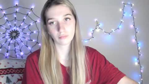 Snapshot of honeyveil chatting on November 2025 09:06:01 PM honeyveil online show from November 2025 09:06:01 PM