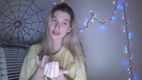 Snapshot of honeyveil chatting on December 2025 02:20:01 AM honeyveil online show from December 2025 02:20:01 AM