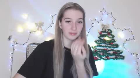 Snapshot of honeyveil chatting on December 2025 09:49:01 AM honeyveil online show from December 2025 09:49:01 AM