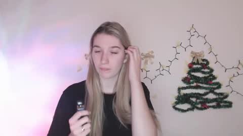 honeyveil online show from January 2026 12:40:01 PM