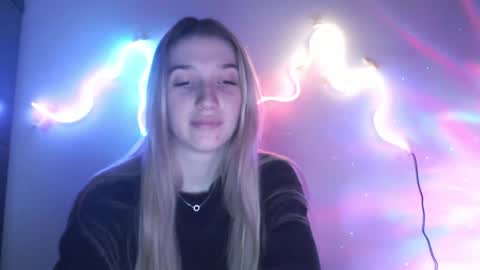 honeyveil online show from March 2026 05:38:01 PM