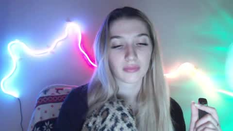 honeyveil online show from April 2026 07:30:02 PM