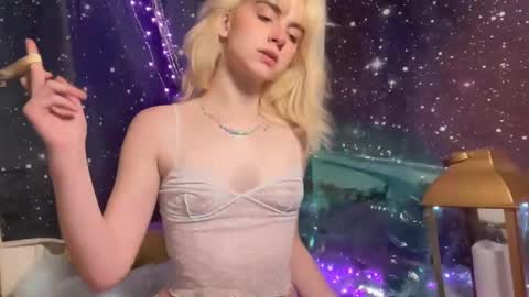 Snapshot of honeyxlimbed chatting on January 2025 05:02:02 AM Emi Rose online show from January 2025 05:02:02 AM