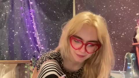 Snapshot of honeyxlimbed chatting on February 2025 04:14:01 AM Emi Rose online show from February 2025 04:14:01 AM