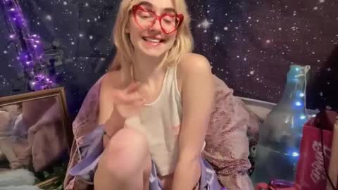 Snapshot of honeyxlimbed chatting on February 2025 07:01:01 AM Emi Rose online show from February 2025 07:01:01 AM