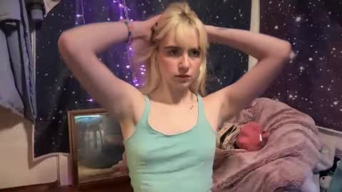 Snapshot of honeyxlimbed chatting on February 2025 04:57:01 AM Emi Rose online show from February 2025 04:57:01 AM