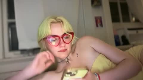 Snapshot of honeyxlimbed chatting on September 2025 05:23:01 AM Emi Rose online show from September 2025 05:23:01 AM