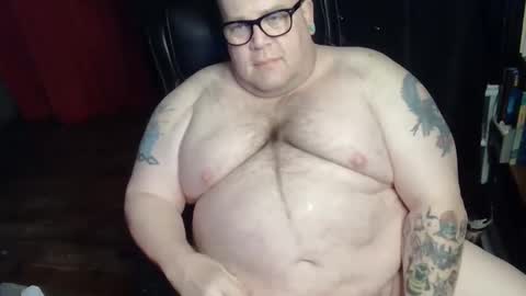 Snapshot of hoosierdaddyxl chatting on December 2024 02:00:02 PM Sir online show from December 2024 02:00:02 PM