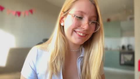 Audrey online show from October 2025 03:06:02 AM