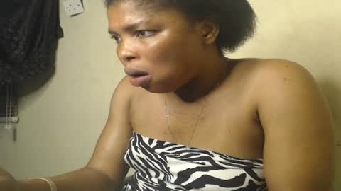 Snapshot of horny4bum chatting on February 2025 07:50:02 AM horny4bum online show from February 2025 07:50:02 AM