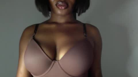 Snapshot of horny_goddess_delilah chatting on May 2026 07:11:01 PM delilah online show from May 2026 07:11:01 PM