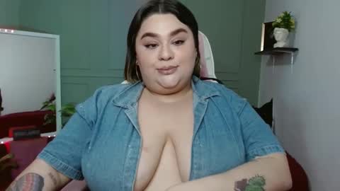 Snapshot of horny_neighbors_ chatting on December 2024 06:44:02 AM onlyTiffany I broke up with frank 10 days ago online show from December 2024 06:44:02 AM