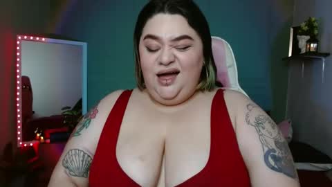 Snapshot of horny_neighbors_ chatting on December 2024 12:19:01 PM onlyTiffany I broke up with frank 10 days ago online show from December 2024 12:19:01 PM