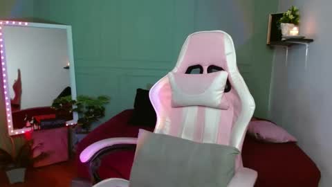 Snapshot of horny_neighbors_ chatting on December 2024 08:07:02 AM onlyTiffany I broke up with frank 10 days ago online show from December 2024 08:07:02 AM