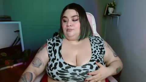 Snapshot of horny_neighbors_ chatting on February 2025 05:21:02 AM onlyTiffany I broke up with frank 10 days ago online show from February 2025 05:21:02 AM