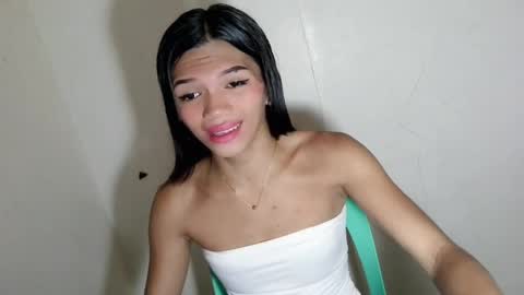 Snapshot of horny_rhiana chatting on June 2026 03:21:02 AM Rhiana online show from June 2026 03:21:02 AM