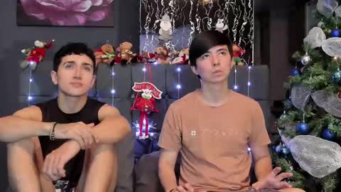 Snapshot of horny_twinks_guys chatting on December 2024 09:53:02 PM Alex and Camilo online show from December 2024 09:53:02 PM