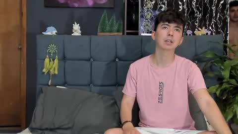 Snapshot of horny_twinks_guys chatting on January 2025 12:46:02 AM Alex and Camilo online show from January 2025 12:46:02 AM