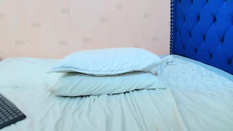 Khloe  online show from March 2025 06:51:02 PM