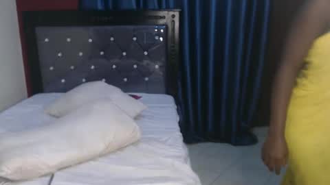 Snapshot of hornybella4 chatting on December 2024 01:35:02 AM Bella online show from December 2024 01:35:02 AM