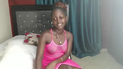 Snapshot of hornybella4 chatting on January 2025 10:12:01 PM Bella online show from January 2025 10:12:01 PM