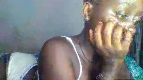 Snapshot of hornybella84 chatting on June 2026 06:29:02 AM Bella online show from June 2026 06:29:02 AM