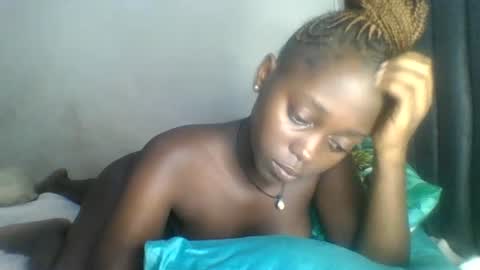 Snapshot of hornybella84 chatting on June 2026 04:31:01 AM Bella online show from June 2026 04:31:01 AM