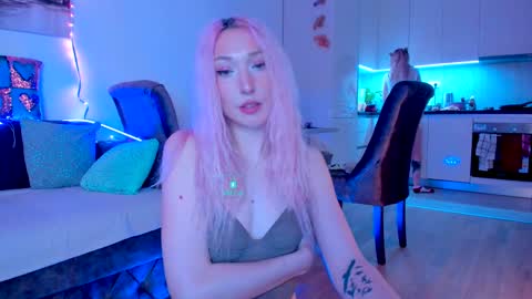 Alex and Rosie online show from December 2024 07:10:01 PM