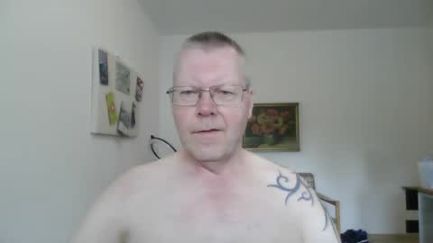 Snapshot of hornydick874303 chatting on August 2026 06:45:01 AM Meikelmeier online show from August 2026 06:45:01 AM