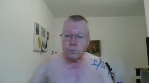 Snapshot of hornydick874303 chatting on August 2026 04:22:01 AM Meikelmeier online show from August 2026 04:22:01 AM