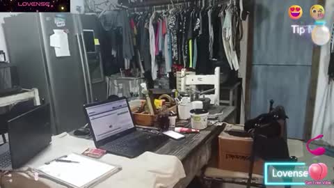 Snapshot of hornyhippies0080 chatting on October 2025 06:14:02 PM Nix D online show from October 2025 06:14:02 PM