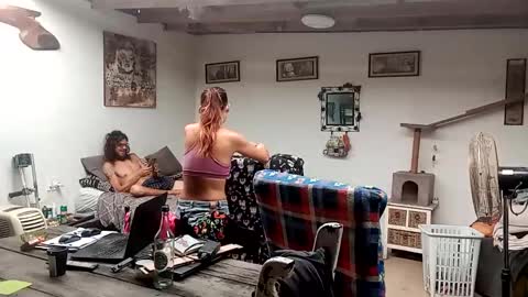 Snapshot of hornyhippies0080 chatting on December 2025 06:17:02 AM Nix D online show from December 2025 06:17:02 AM