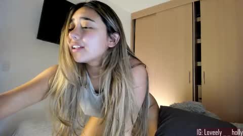 Snapshot of hornyholly__ chatting on February 2026 07:56:01 PM Holly online show from February 2026 07:56:01 PM