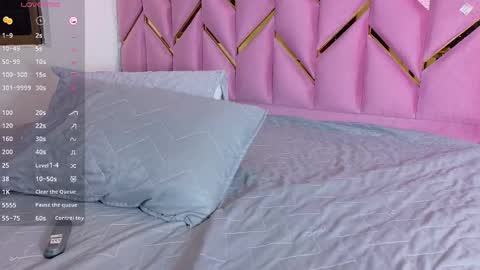 Valentina  online show from September 2025 12:26:01 PM