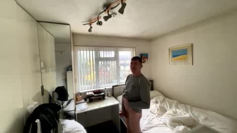 Hornylondon online show from November 2025 09:09:01 AM