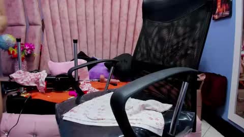 hornyskinny26 online show from November 2025 05:41:02 AM