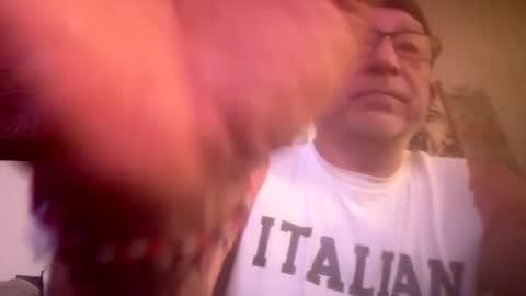 Snapshot of hoss43040 chatting on September 2025 01:49:01 AM hoss43040 online show from September 2025 01:49:01 AM