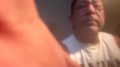 Snapshot of hoss43040 chatting on September 2025 09:16:02 PM hoss43040 online show from September 2025 09:16:02 PM