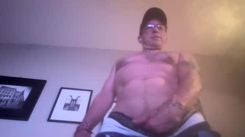 Snapshot of hoss43040 chatting on September 2025 12:25:01 AM hoss43040 online show from September 2025 12:25:01 AM