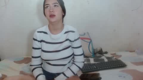 Snapshot of hot_and_complacent_latin chatting on November 2025 01:42:02 PM hot_and_complacent_latin online show from November 2025 01:42:02 PM