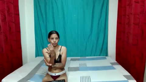 natalia y sara online show from December 2024 08:55:01 PM