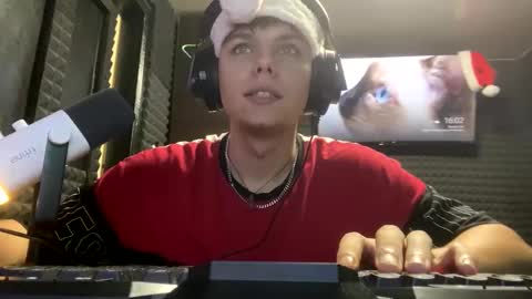 Snapshot of hot_boy_2002_ chatting on December 2024 02:00:01 PM Hot boy 2002 online show from December 2024 02:00:01 PM