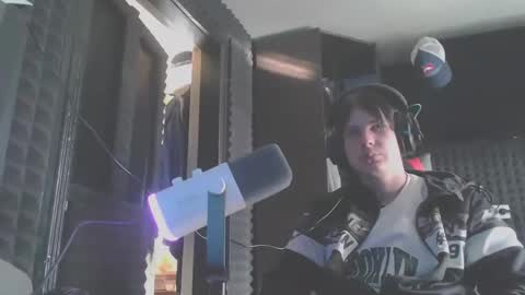 Snapshot of hot_boy_2002_ chatting on February 2025 12:06:02 PM Hot boy 2002 online show from February 2025 12:06:02 PM